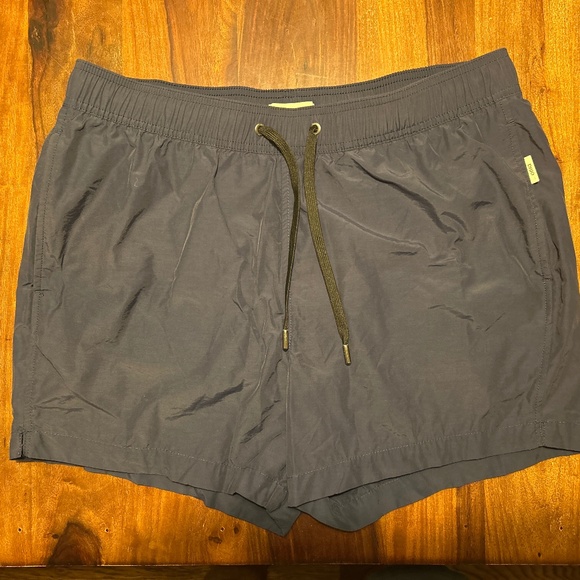 Onia Charles Swim Trunks 5 Inches Navy - Picture 1 of 7